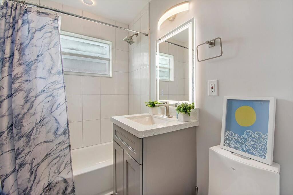 Modern Getaway Near The Beach With Room For A Boat غرب شاطئ بالم المظهر الخارجي الصورة